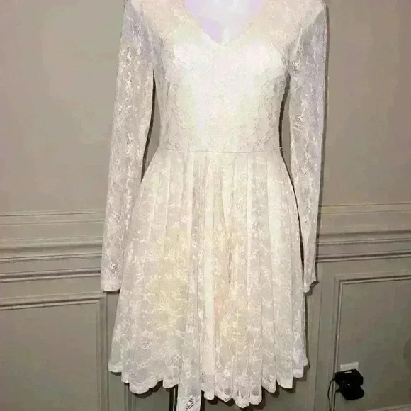 Altar’d State Dress in Cream size medium - Picture 5 of 8
